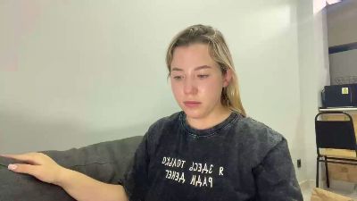 alicevis live cam on Cam4