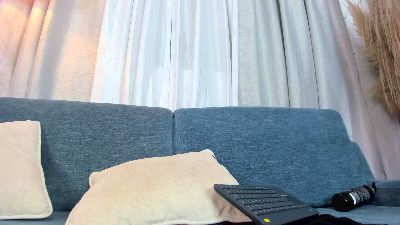 alicia__kiss live cam on Cam4