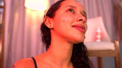 alicia__kiss live cam on Cam4