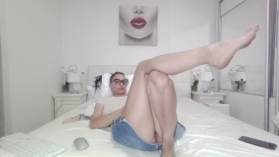 alisonya live cam on Cam4