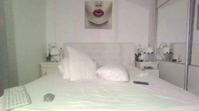 alisonya live cam on Cam4
