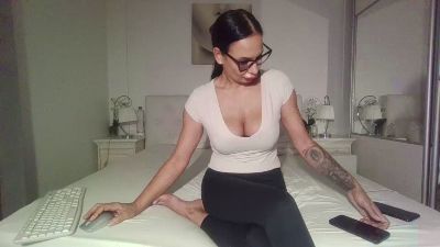 alisonya live cam on Cam4