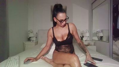 alisonya live cam on Cam4