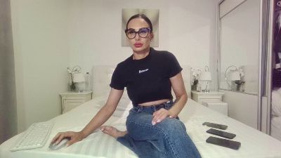 alisonya live cam on Cam4