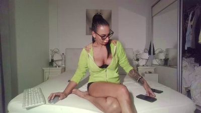 alisonya live cam on Cam4