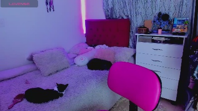 alisseallie live cam on Cam4