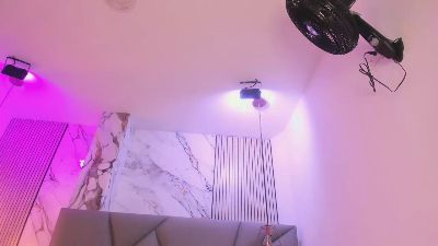 alisstarr_ live cam on Cam4