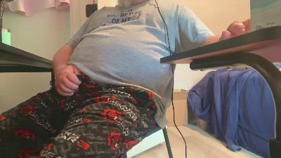 allergictolove live cam on Cam4