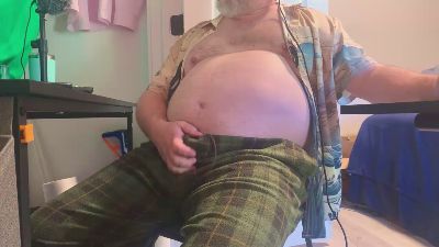 allergictolove live cam on Cam4