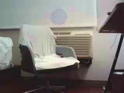 allergictolove live cam on Cam4