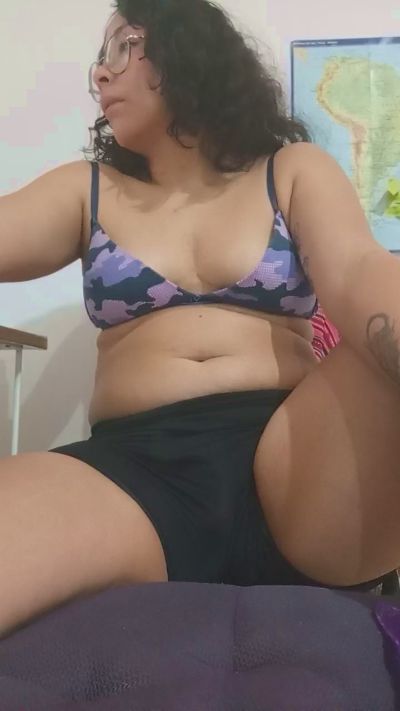 almondwithlove live cam on Cam4