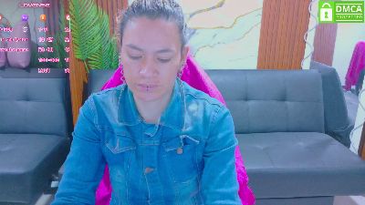 alondra_tay live cam on Cam4