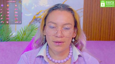 alondra_tay live cam on Cam4