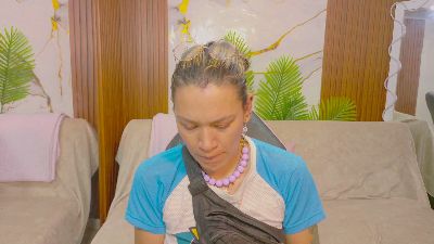 alondra_tay live cam on Cam4