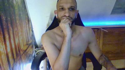 alphausk live cam on Cam4