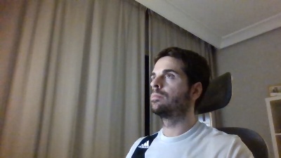 alvarowinzzzer2 live cam on Cam4
