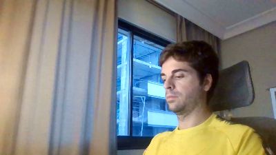 alvarowinzzzer2 live cam on Cam4