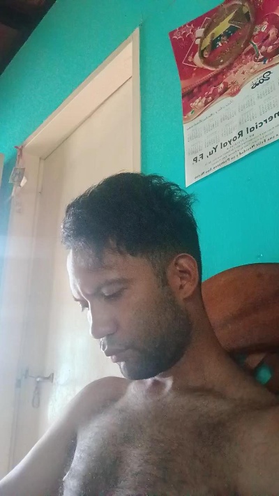 aly_pig_hot live cam on Cam4