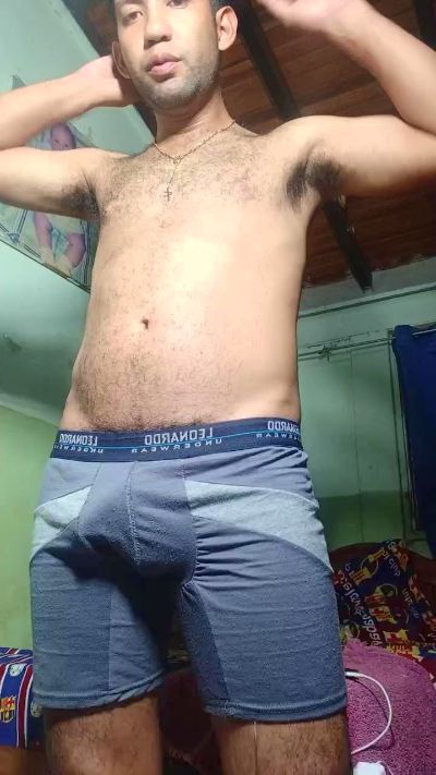 aly_pig_hot live cam on Cam4