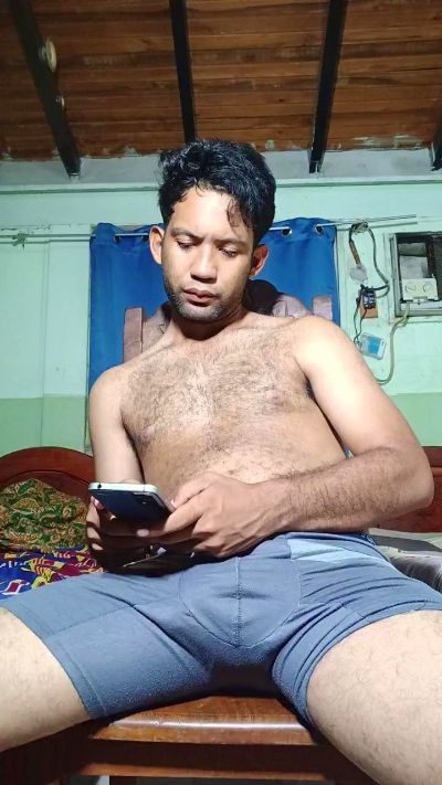 aly_pig_hot live cam on Cam4