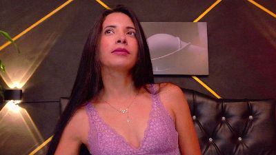 amabel_zambrano live cam on Cam4