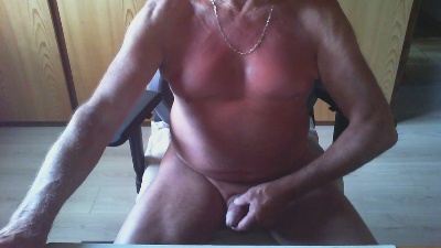 amadeus741 live cam on Cam4