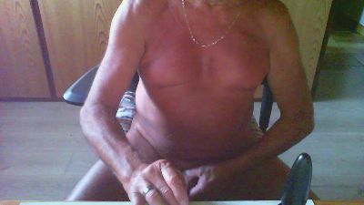 amadeus741 live cam on Cam4