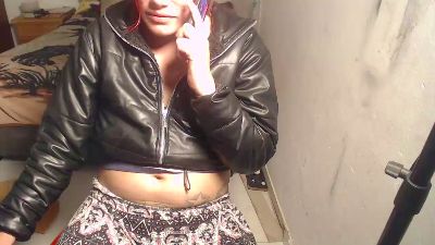 amber_squirts live cam on Cam4