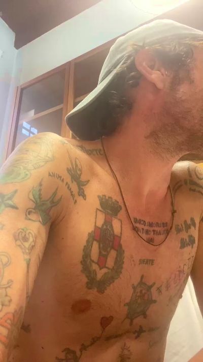 ambro4 live cam on Cam4