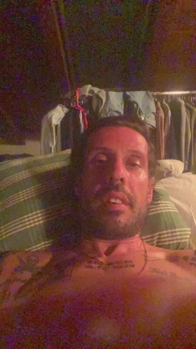 ambro4 live cam on Cam4
