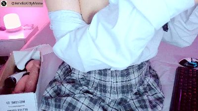 amelia75 live cam on Cam4