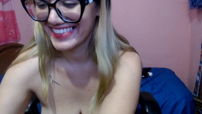 ameliejol1 live cam on Cam4