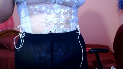 ameliejol1 live cam on Cam4