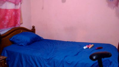 ameliejol1 live cam on Cam4