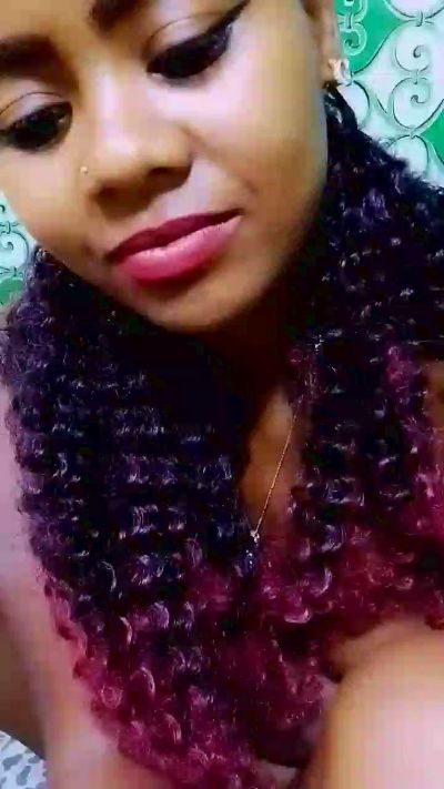 ameline1 live cam on Cam4