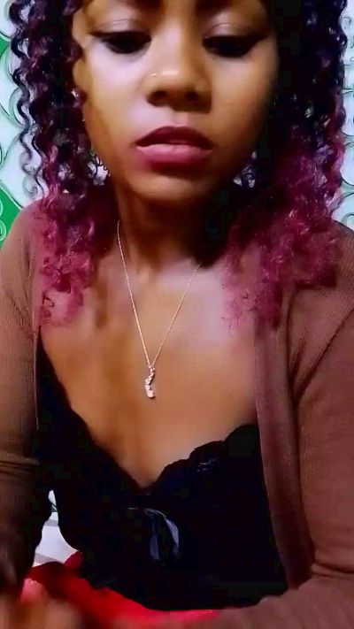 ameline1 live cam on Cam4