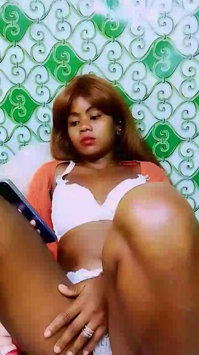 ameline1 live cam on Cam4