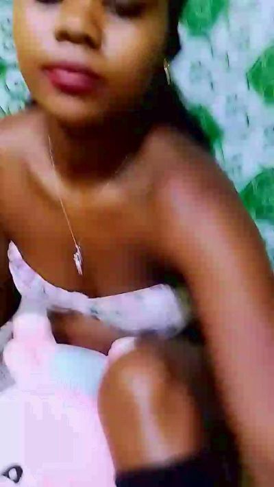 ameline1 live cam on Cam4