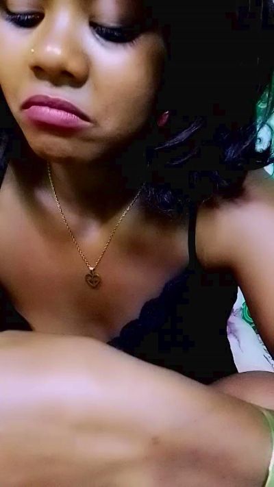 ameline1 live cam on Cam4