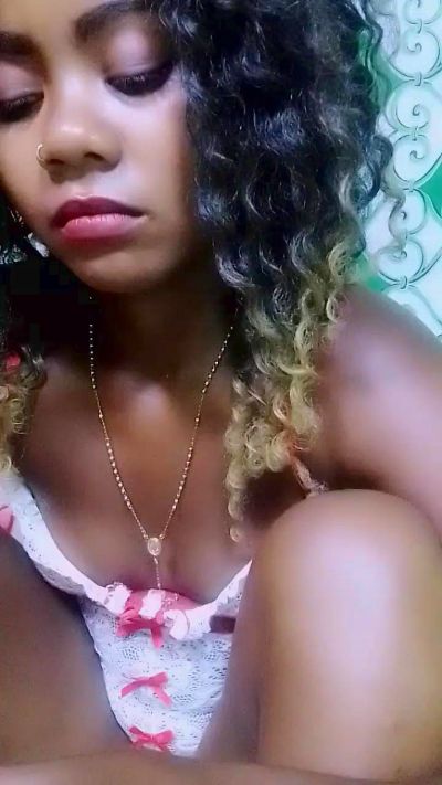 ameline1 live cam on Cam4