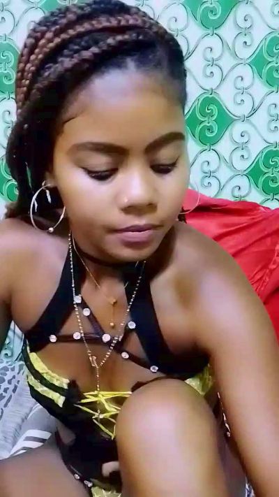 ameline1 live cam on Cam4