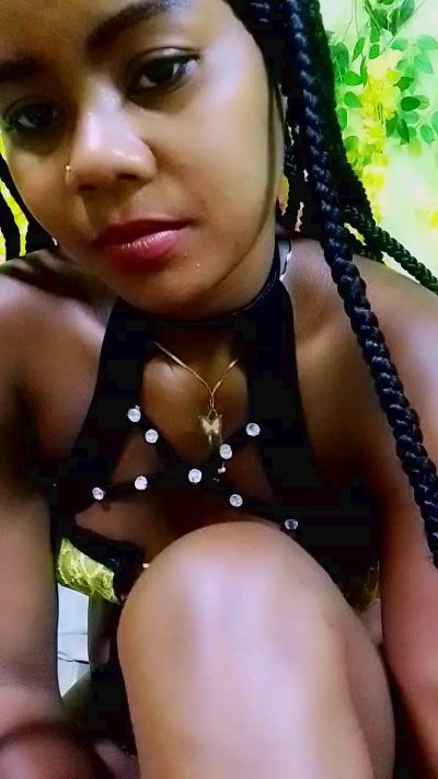 ameline1 live cam on Cam4