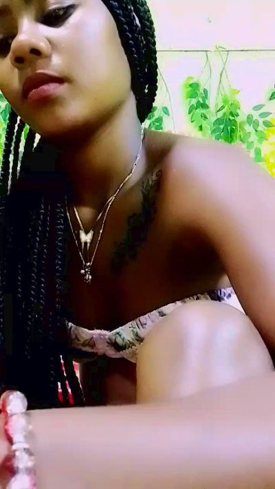 ameline1 live cam on Cam4