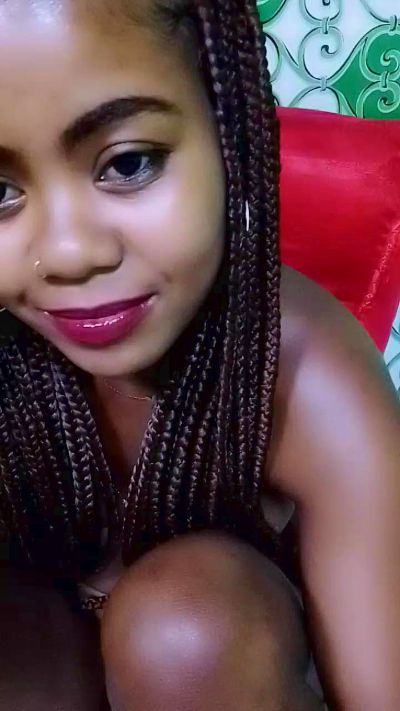 ameline1 live cam on Cam4