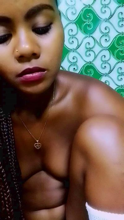ameline1 live cam on Cam4