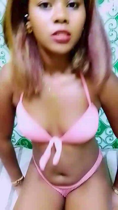 ameline1 live cam on Cam4