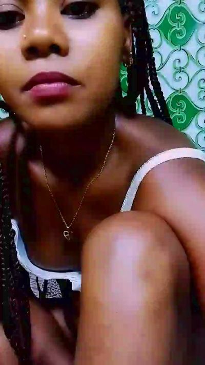 ameline1 live cam on Cam4