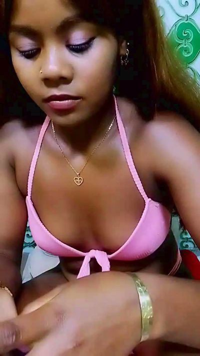 ameline1 live cam on Cam4