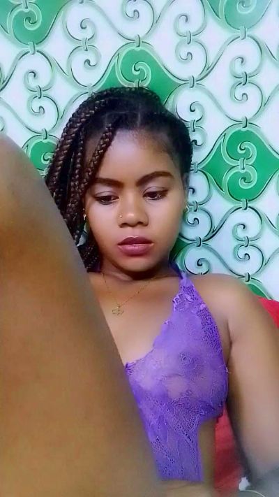 ameline1 live cam on Cam4