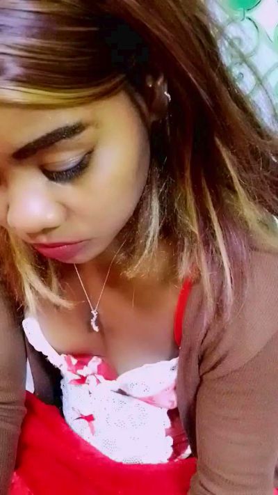 ameline1 live cam on Cam4